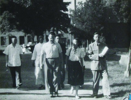 并继续招生