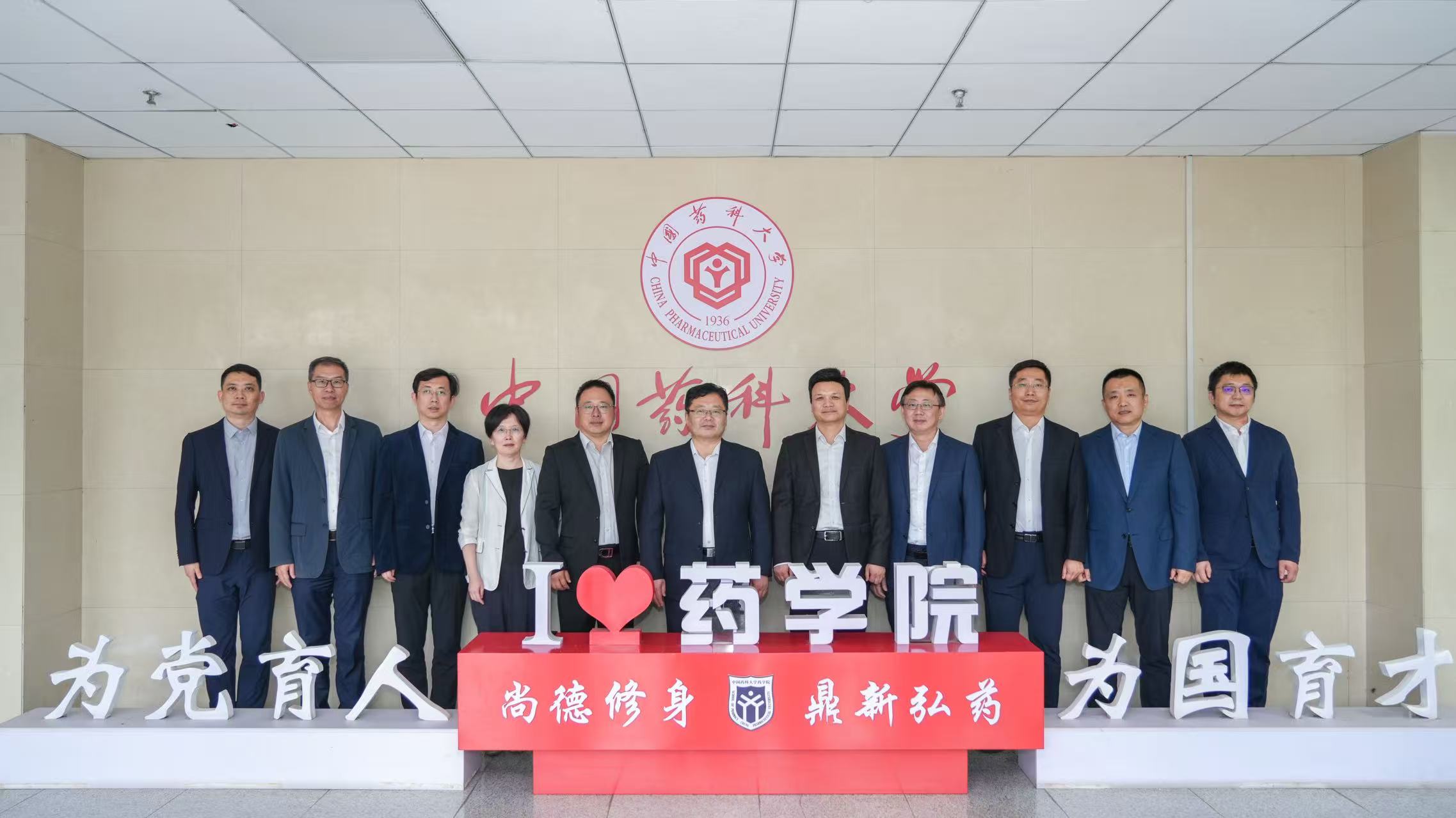 乐禧棋牌平台福利入口江宁校区游泳馆开